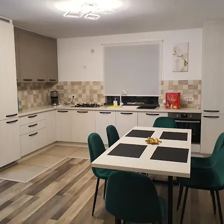 Casa Din Stupini *